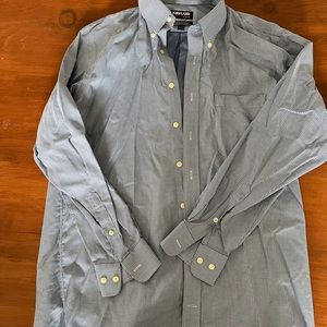 Blue and white subtle pattern button down